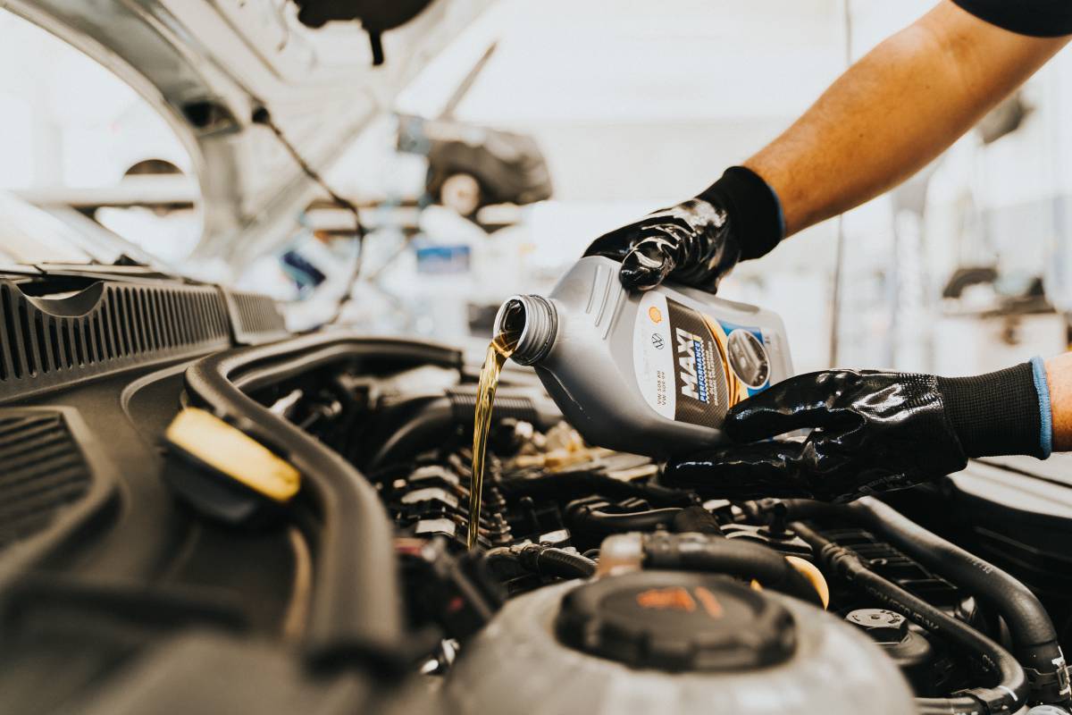 Car gear oil Importance in Automotive Maintenance