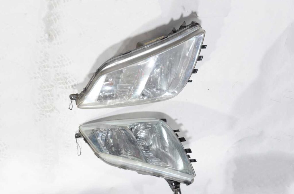 Front Halogen Headlight Assembly Left+Right Side for 2006 2007 2008 2009 Toyota Prius Projector Driver & Passenger Head Lights Direct Replacement Headlamps Assy Set (Left Side