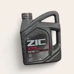 ZIC X7 5W-20 3L synthetic engine oil bottle for superior engine performance