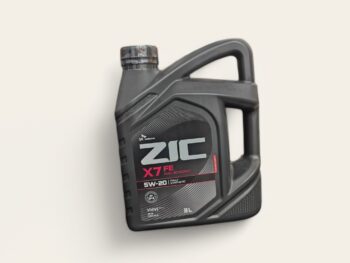 ZIC X7 5W-20 3L synthetic engine oil bottle for superior engine performance