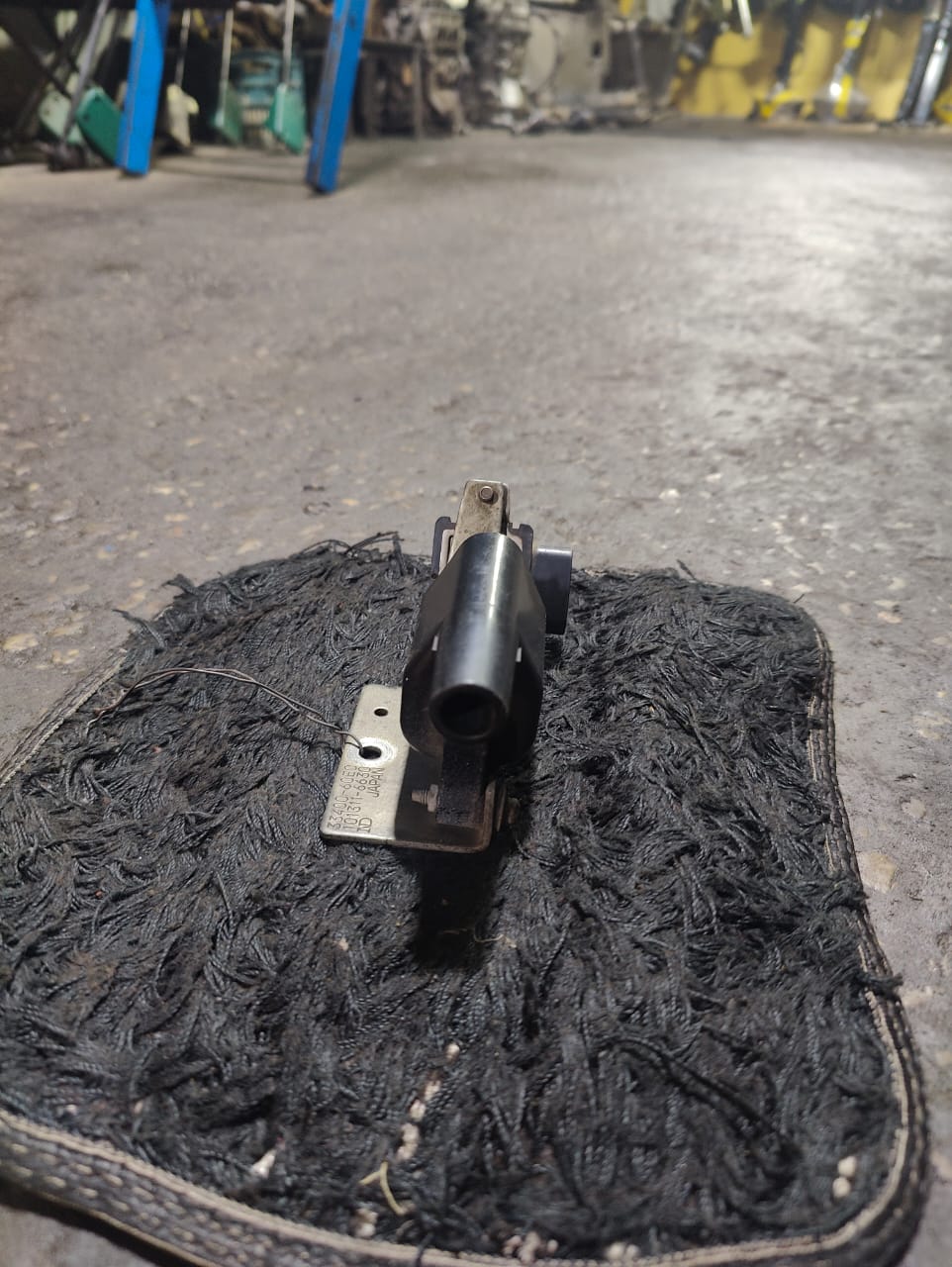 single coil bolan pickup euro Close-up of the 3-pin connector for Suzuki Pickup Euro II ignition coil.