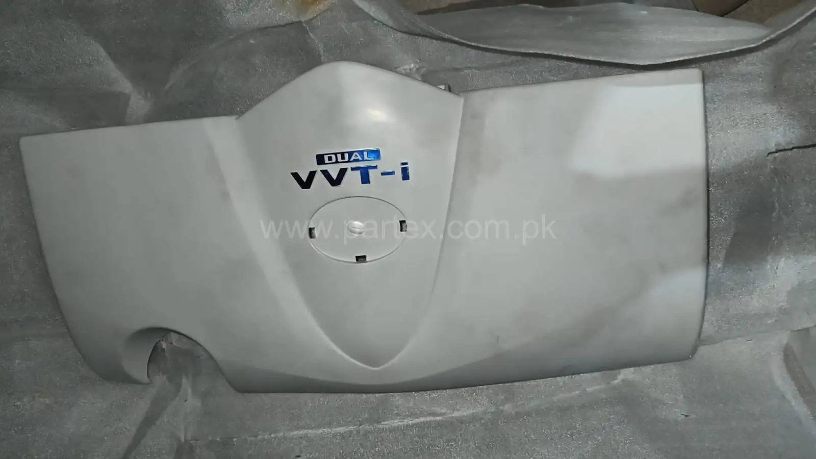 Engine cover brand new for Toyota yaris pakistan model img Engine cover brand new for Toyota yaris pakistan model
